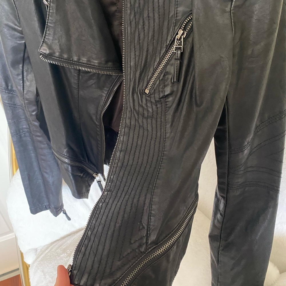 Leather jacket - Picture 4 of 6